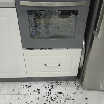 Kısa Sürede Kırılan Cam İçin Ücretsiz Değişim Talebi