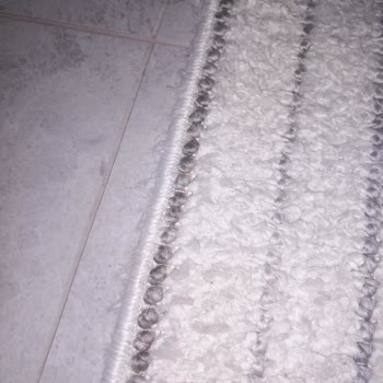 Edremit Novada Madame Coco Halısının Kısa Sürede Kenarlarından Yırtılması Ve Ücretsiz Değişim Talebi