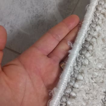 Edremit Novada Madame Coco Halısının Kısa Sürede Kenarlarından Yırtılması Ve Ücretsiz Değişim Talebi