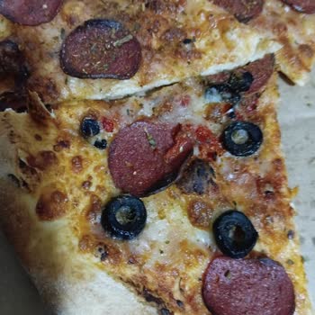 Soğuk Ve Yanmış Pizza, Çözülmüş Olarak İşaretlenmesiyle Yanıtsız Kaldı