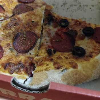 Soğuk Ve Yanmış Pizza, Çözülmüş Olarak İşaretlenmesiyle Yanıtsız Kaldı