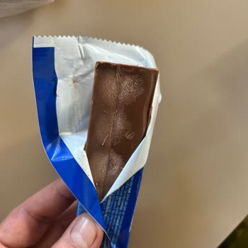 Ülker Çikolatalarında Renk Değişimi Ve Kötü Tatla Kalite Ve Güven Sorunu