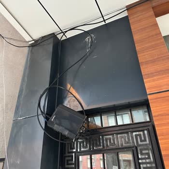 Dış Kutu Montajı Eksik Bırakıldı, Güvenlik Ve Görünüm Sorunu