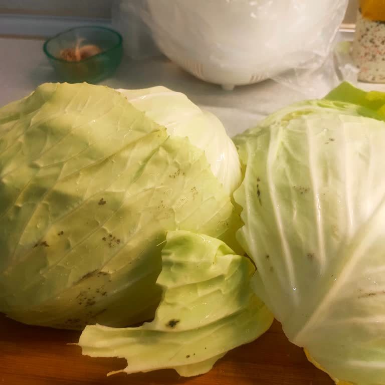 İndirimli Ürünlerde Küflü Lahana Ve Çürük Nar Müşteriyi Mağdur Ediyor