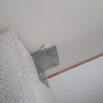 Aksu Çarşı Şubesinden Alınan Koltuk Bir Ayda Dağıldı Ve Şube Yanıt Vermiyor