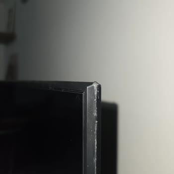 Servis Sonrası TV Paneli Kırıldı Ve Görüntü Kalitesi Soluk, Değişim İstiyorum