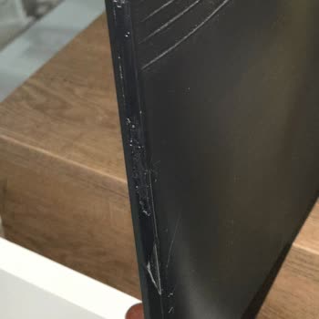 Servis Sonrası TV Paneli Kırıldı Ve Görüntü Kalitesi Soluk, Değişim İstiyorum