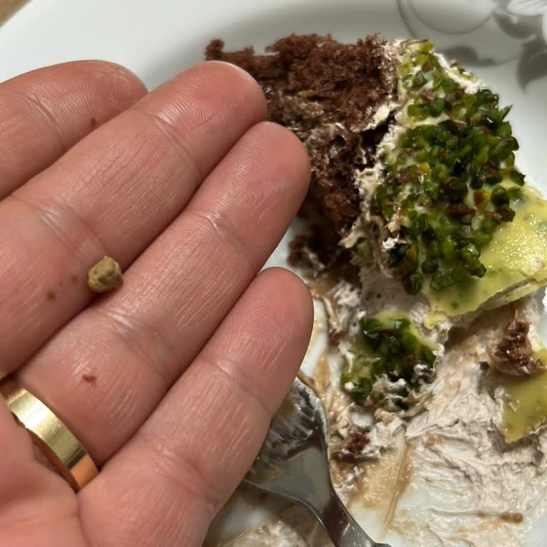 Pastada Taş Parçası Bulunması Nedeniyle Akdo Şubesinden Açıklama Ve Telafi Talebi