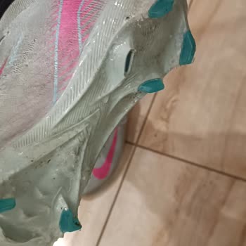 Suni Çimde Kullanılan Nike FG Kramponunun Tek Maçta Kırılması Ve Garanti Tutarsızlığı