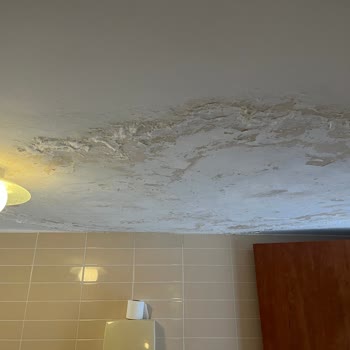 Yüksek Ücretli Konaklamada Kötü Yemek Ve Ücretli Çay Su Şikayetim