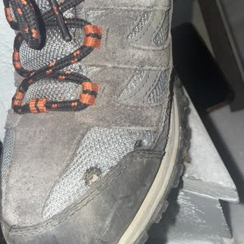 Columbia Outdoor Ayakkabısında Kısa Sürede Deformasyon Ve Değişim Reddi