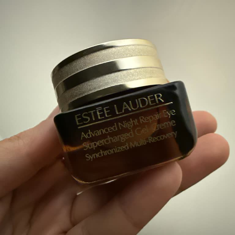 Estée Lauder Göz Kremi Ciltte Şiddetli Kaşıntı Ve Şişlik Oluşturdu