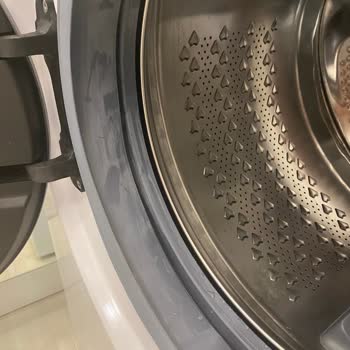 Yeni Alınan Arçelik Buzdolabında Çizik Küf Ve Kullanılmış Görünüm