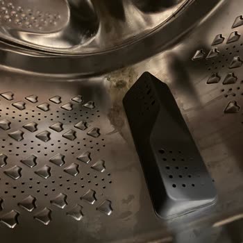 Yeni Alınan Arçelik Buzdolabında Çizik Küf Ve Kullanılmış Görünüm