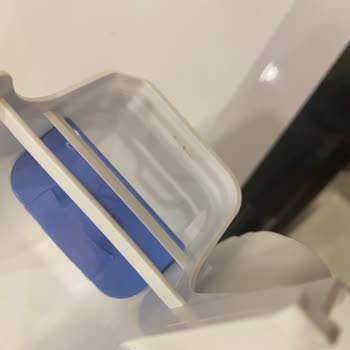 Yeni Alınan Arçelik Buzdolabında Çizik Küf Ve Kullanılmış Görünüm