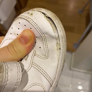 Deichmann'dan Nike Ayakkabısında Üretim Hatası Şikayeti Ve Acil Değişim Talebi