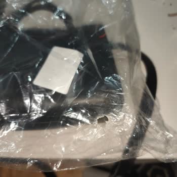 Yanık İzli Çanta Teslimatı Müşteri Güvenini Sarsıyor