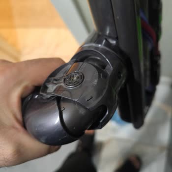 Dyson V15 Süpürge Çekmiyor, Kırıldı Ve Garantisi Bitti