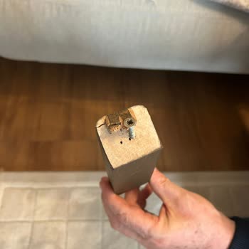 Kelebek Mobilya’da Kırık Koltuk Ayağı Ve Aksayan Servis Süreci