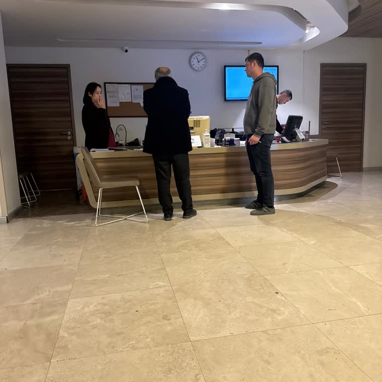 Acil Serviste Uzun Bekleme Ve Personel Davranışları İncelenmelidir