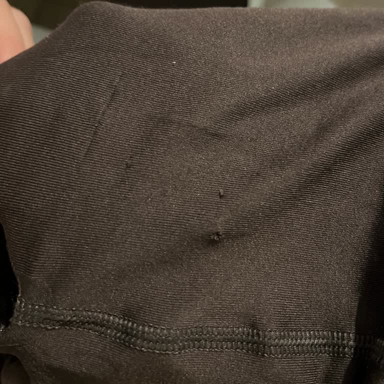 Üçüncü Giyimde Pantolon Kumaş Kaçması Ve Değişim İsteği