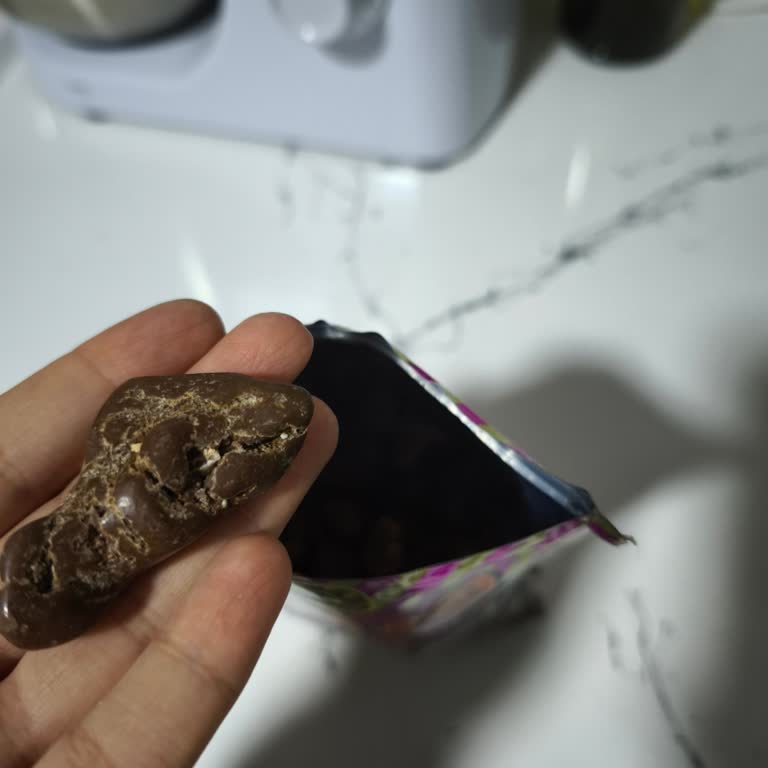 Kahve Dünyası A101 Çikolatasında İçinde Beklenmedik Çikolata Parçası Bulundu!