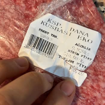 Happy Center Satılan Kıymanın İçindeki Siyah Kıllar Hijyen Ve Dini Hassasiyetleri Zedeledi