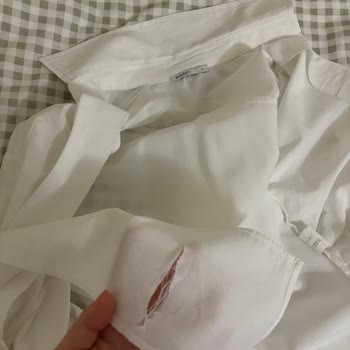 Yıkama Talimatlarına Uymama Rağmen Bluzun Kumaşı Yırtıldı