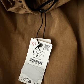 Zara Online’da Yanlış Etiketi Takılmış Farklı Etek Ve Acil Çözüm Talebi