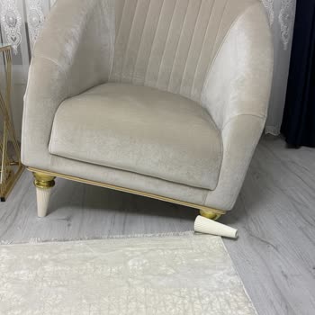 Ladin Mobilya’dan Kırılan Berjer Ayağı İçin Uzun Süreli Cevapsızlık Ve Yedek Parça Sorunu