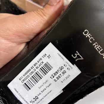 Saygısız Mağaza Müdürü, Bali Kalıntılı Ayakkabı Ve Ödenmeyen Tax Free Bedeli