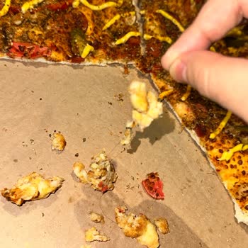 Ayrancı Şubesinde Hijyen İhlali Pizza İçinde Kıl Çıktı Ve Müşteri Hizmetine Ulaşılamadı