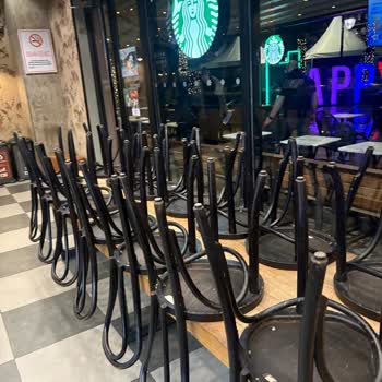 Starbucks Şemsiyenin Kamera Kayıtlarıyla Çalınması Ve Güven İhlali