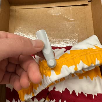 GS Store'da Alınan Bebek Ürününün Alarm Etiketi Unutulmuş