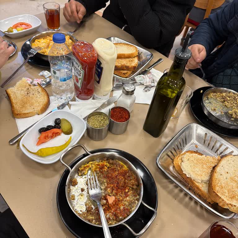 Köfteci Yusuf'ta Bir Yumurtaya 50 TL Aşırı Ücret!