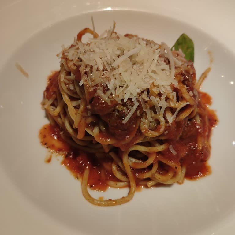 Happy Moon's Küçük Porsiyon Ve Az Kıyma İçeren Spagetti Yemeğinde Hayal Kırıklığı