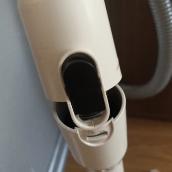 Sinbo Süpürge Malzeme Kalitesi Sorunu: Tekrar Kırılan Parçalar İçin Ücretsiz Değişim Talebi