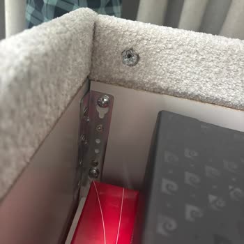 Teslimat Gecikmesi, Arızalı Baza LED’i Ve Eksik Vidalar