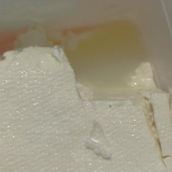 Enka Süt Peynirinde Keskin Plastik Parça Bulunması