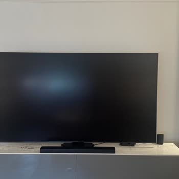 Samsung 98QN90FA TV Ayağı Yamuk, Yetkili Servis Normalleştiriyor