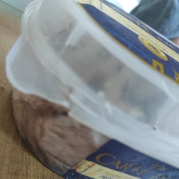 Kırık Ve Delikli Kap Dondurma Teslimatı İçin İade Talebi