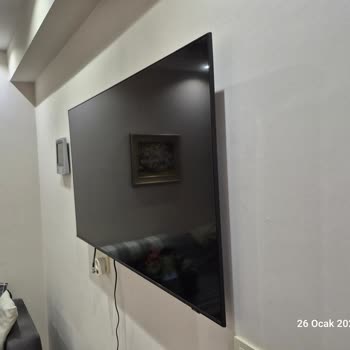 Samsung TV'de Kendi Kendine Çıkan Çizgiler Ve Yetkisiz Servis Ücret İddiası!