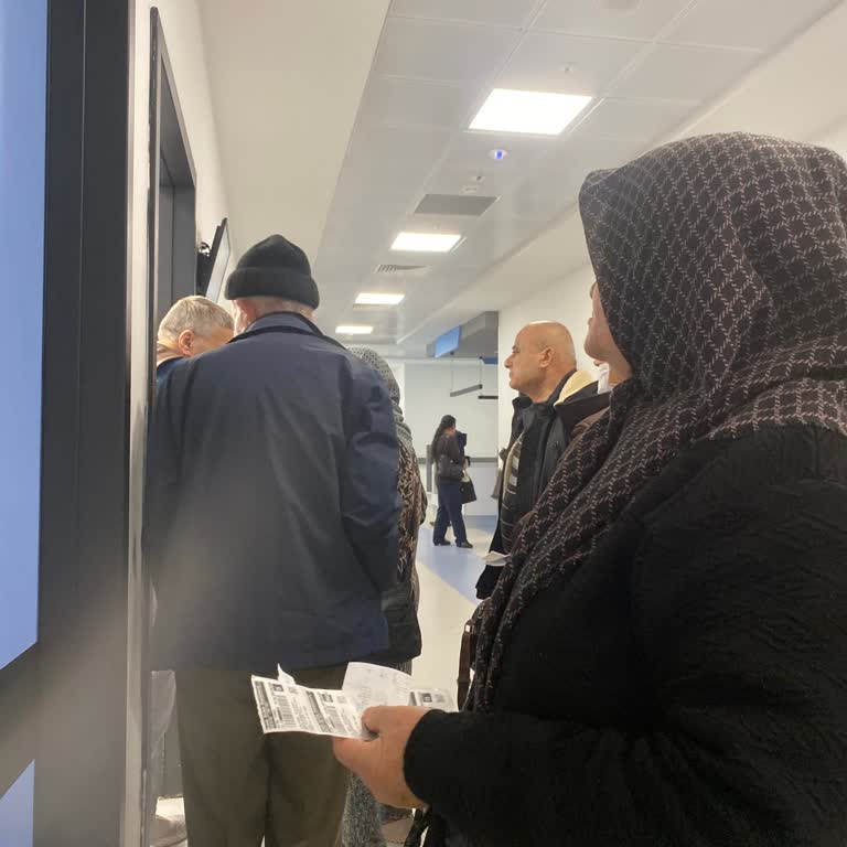 Doktorun Gelişmemesi Ve Doğum Günü Kutlaması Nedeniyle Uzun Bekleyiş