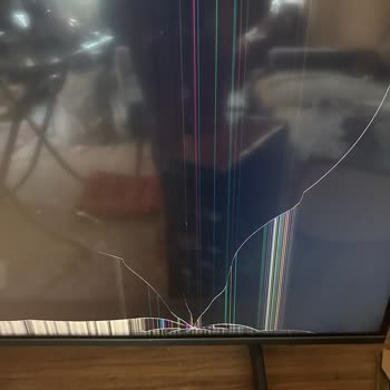 Garanti Kapsamında Olmasına Rağmen Ekran Çatlağı İçin 21 Bin TL Tamir Ücreti Talebi