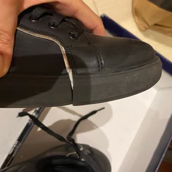 Trendyol’da Alt Tabanı Kısa Sürede Patlayan Spor Ayakkabı İçin Kullanıcı Hatası Reddi