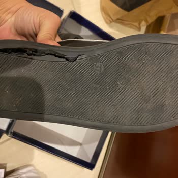 Trendyol’da Alt Tabanı Kısa Sürede Patlayan Spor Ayakkabı İçin Kullanıcı Hatası Reddi