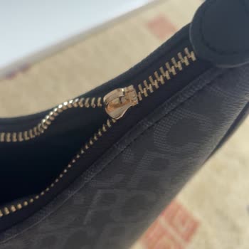 Pierre Cardin Çanta Fermuar Kopması, Değişim Talebi