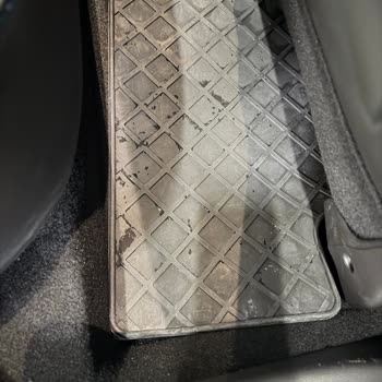 Yeni Renault Clio Alpine’da Su Kaçağı Ve İç Dolması Üretim Hatası Nedeniyle Araç Değişimi Talebi