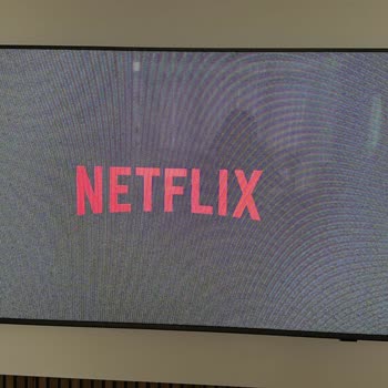 Philips 65 İnç Ambilight Televizyonumdaki Ekran Arızası Ve Servis Yanıtsızlığı