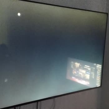 Yeni Alınan Televizyonda Işık Sızması Ve Değişim Talebi